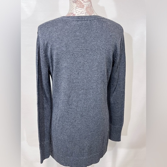 H by HALSTON Charcoal gray crew neck sweater size S. - Picture 5 of 13